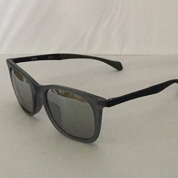 HUGO BOSS SUNGLASSES FOR MEN. - Picture 4 of 8